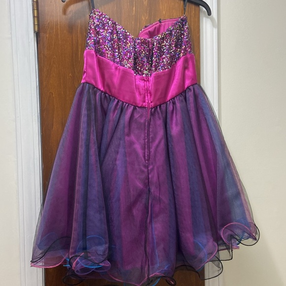 Homecoming/ short prom dress - Picture 2 of 6